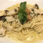 spaghetti artigianali con abalone e ricci di mare